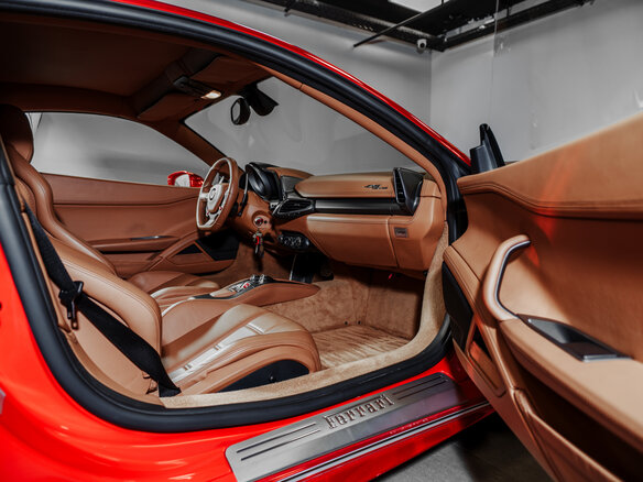 2011 Ferrari 458 Italia, красный - вид 24