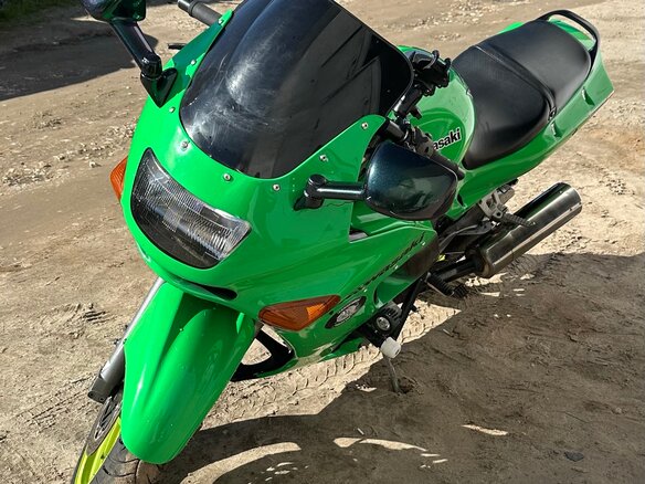 1996 Kawasaki ZZR 400, зелёный