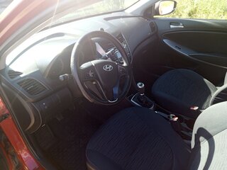 2015 Hyundai Solaris I Рестайлинг, красный, 800000 рублей, вид 5