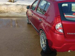 2010 Renault Sandero I, красный, 650000 рублей, вид 5