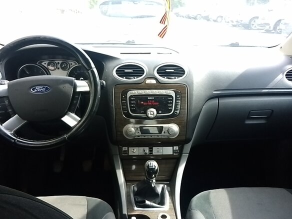 2008 Ford Focus II Рестайлинг, чёрный, 150000 рублей - вид 3