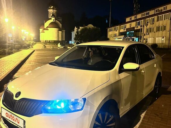 2018 Skoda Rapid I Рестайлинг, белый, 1300000 рублей