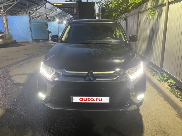 2016 Mitsubishi Outlander III Рестайлинг 2, чёрный, 1520000 рублей - вид 1