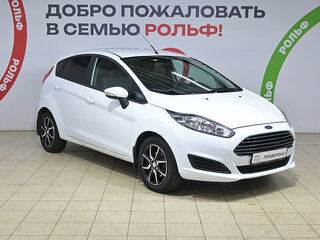 2016 Ford Fiesta Mk6 Рестайлинг, белый, 536000 рублей, вид 3