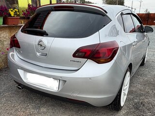 2010 Opel Astra J, серебристый, 600000 рублей, вид 4
