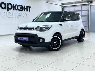 2017 Kia Soul II Рестайлинг, белый, 1650000 рублей, вид 1