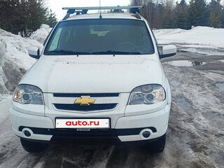 2016 Chevrolet Niva I Рестайлинг, белый, 980000 рублей, вид 2