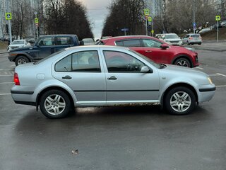 2004 Volkswagen Bora I, серебристый, 300000 рублей, вид 3