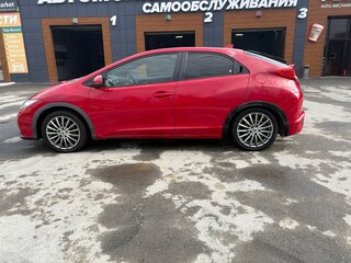 2012 Honda Civic IX, красный, 850000 рублей, вид 4