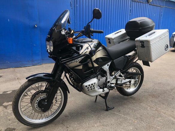 2002 Honda XRV 750 Africa Twin, чёрный - вид 1