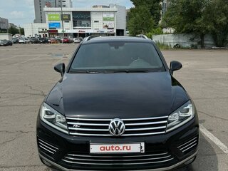 2017 Volkswagen Touareg II Рестайлинг, чёрный, 3400000 рублей, вид 2