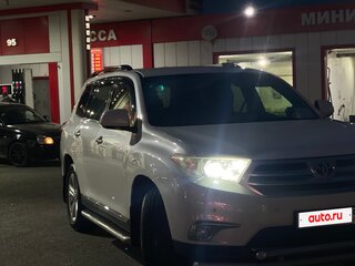 2013 Toyota Highlander II (XU40) Рестайлинг, белый, 2000000 рублей, вид 2