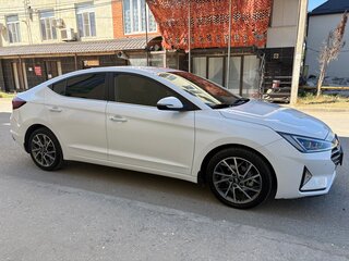 2019 Hyundai Elantra VI (AD) Рестайлинг, белый, 1850000 рублей, вид 4