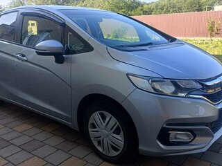2018 Honda Fit III Рестайлинг, серебристый, 1270000 рублей, вид 4