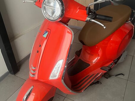 2023 Piaggio Vespa, красный, 700000 рублей, вид 1