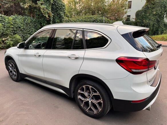 2020 BMW X1 18d xDrive II (F48) Рестайлинг, белый - вид 4