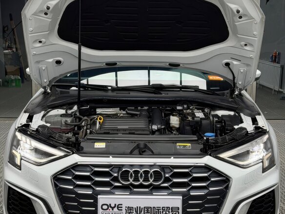 2021 Audi A3 Sportback 35 TFSI IV (8Y), белый, 2432923 рублей - вид 3