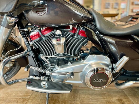 2020 Harley-Davidson CVO Street Glide, серый, 3050000 рублей - вид 11