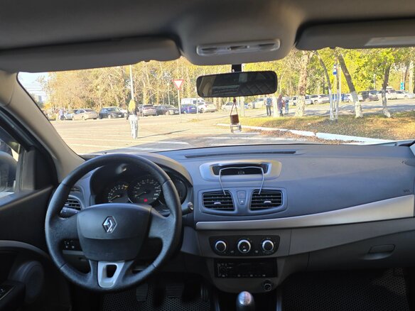 2012 Renault Fluence I, белый, 780000 рублей - вид 7