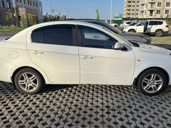 2014 FAW Oley, белый, 300000 рублей - вид 4
