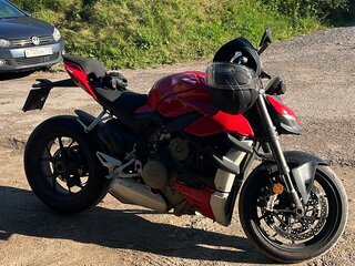 2021 Ducati Streetfighter V4, красный, 2200000 рублей, вид 1
