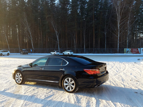 2010 Lexus LS Long 600h L IV Рестайлинг, чёрный, 2100000 рублей - вид 12