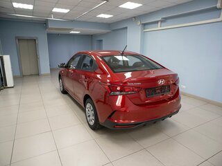 2021 Hyundai Solaris II Рестайлинг, красный, 1499000 рублей, вид 5