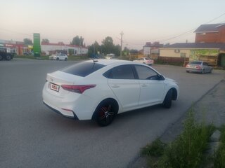 2019 Hyundai Solaris II, белый, 1420000 рублей, вид 2