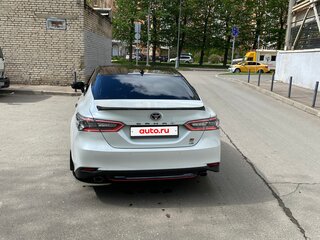 2021 Toyota Camry VIII (XV70) Рестайлинг, белый, 2900000 рублей, вид 2