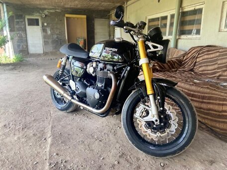 2020 Triumph Thruxton, чёрный, 1650000 рублей, вид 3