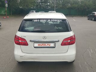 2014 Mercedes-Benz B-Класс 180 II (W246), белый, 1400000 рублей, вид 3