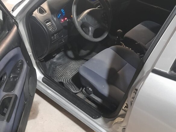2002 Mitsubishi Carisma I Рестайлинг, серый, 295000 рублей - вид 3