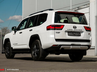 2024 Toyota Land Cruiser 300 Series, белый, 13590000 рублей, вид 3