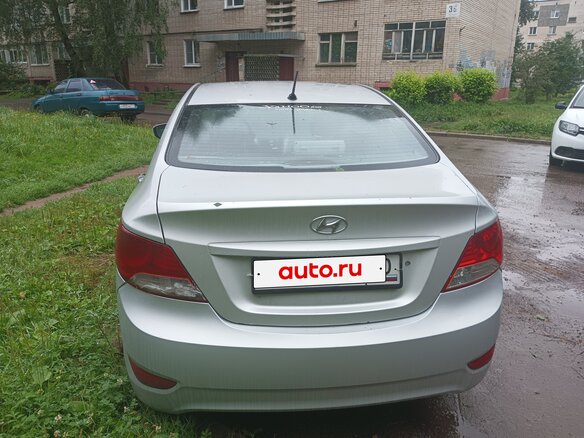 2011 Hyundai Solaris I, серебристый, 400000 рублей - вид 3