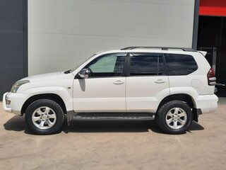 2004 Toyota Land Cruiser Prado 120 Series, белый, 1990000 рублей, вид 2