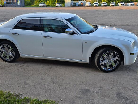 2006 Chrysler 300C I, белый, 850000 рублей - вид 2