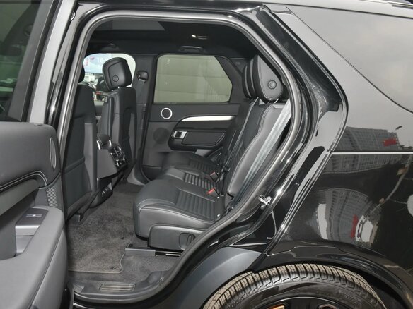 2025 Land Rover Discovery P360 V Рестайлинг, чёрный, 13270000 рублей - вид 17