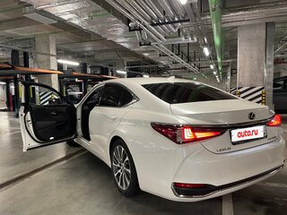 2020 Lexus ES 250 VII, белый, 4330000 рублей, вид 4