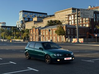 2001 Toyota Corolla i VIII (E110) Рестайлинг, зелёный, 600000 рублей, вид 2