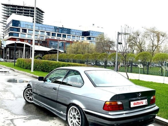 1992 BMW 3 серии 318i III (E36), серый, 1390000 рублей - вид 7