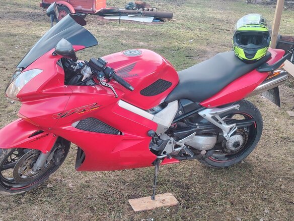 2003 Honda VFR 800, красный, 400000 рублей