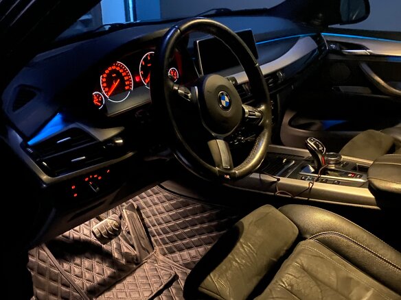 2017 BMW X5 30d III (F15), синий, 4000000 рублей - вид 6