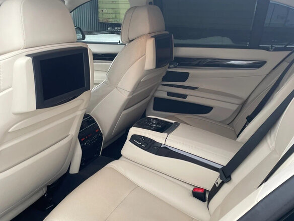 2011 BMW 7 серии 750i xDrive V (F01/F02/F04), чёрный, 2500000 рублей - вид 23