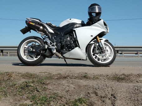 2011 Yamaha YZF-R1, белый, 1000000 рублей, вид 2