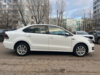 2018 Volkswagen Polo V Рестайлинг, белый, 1150000 рублей, вид 3