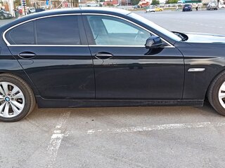 2013 BMW 5 серии 520i VI (F10/F11/F07), чёрный, 1970000 рублей, вид 5