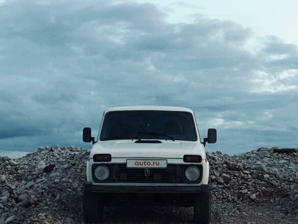 1997 Lada (ВАЗ) 2121 (4x4) I Рестайлинг, белый, 270000 рублей - вид 4