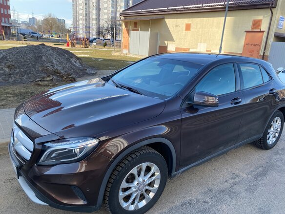 2014 Mercedes-Benz GLA 250 I (X156), коричневый, 1900000 рублей - вид 8