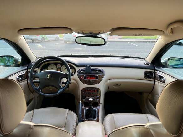 2001 Peugeot 607 I, бежевый, 500000 рублей - вид 9