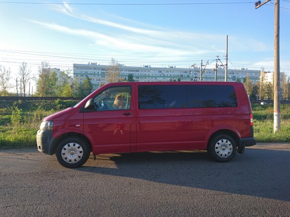 2010 Volkswagen Transporter T5 Рестайлинг, красный - вид 4